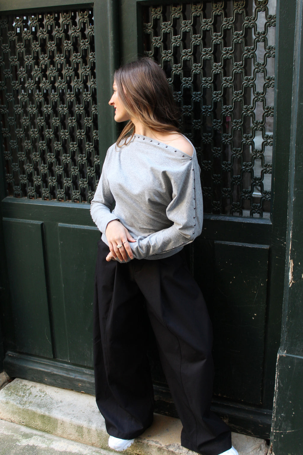 Top manches cloutées - gris