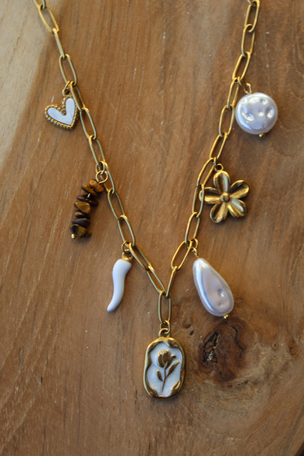 Collier charms