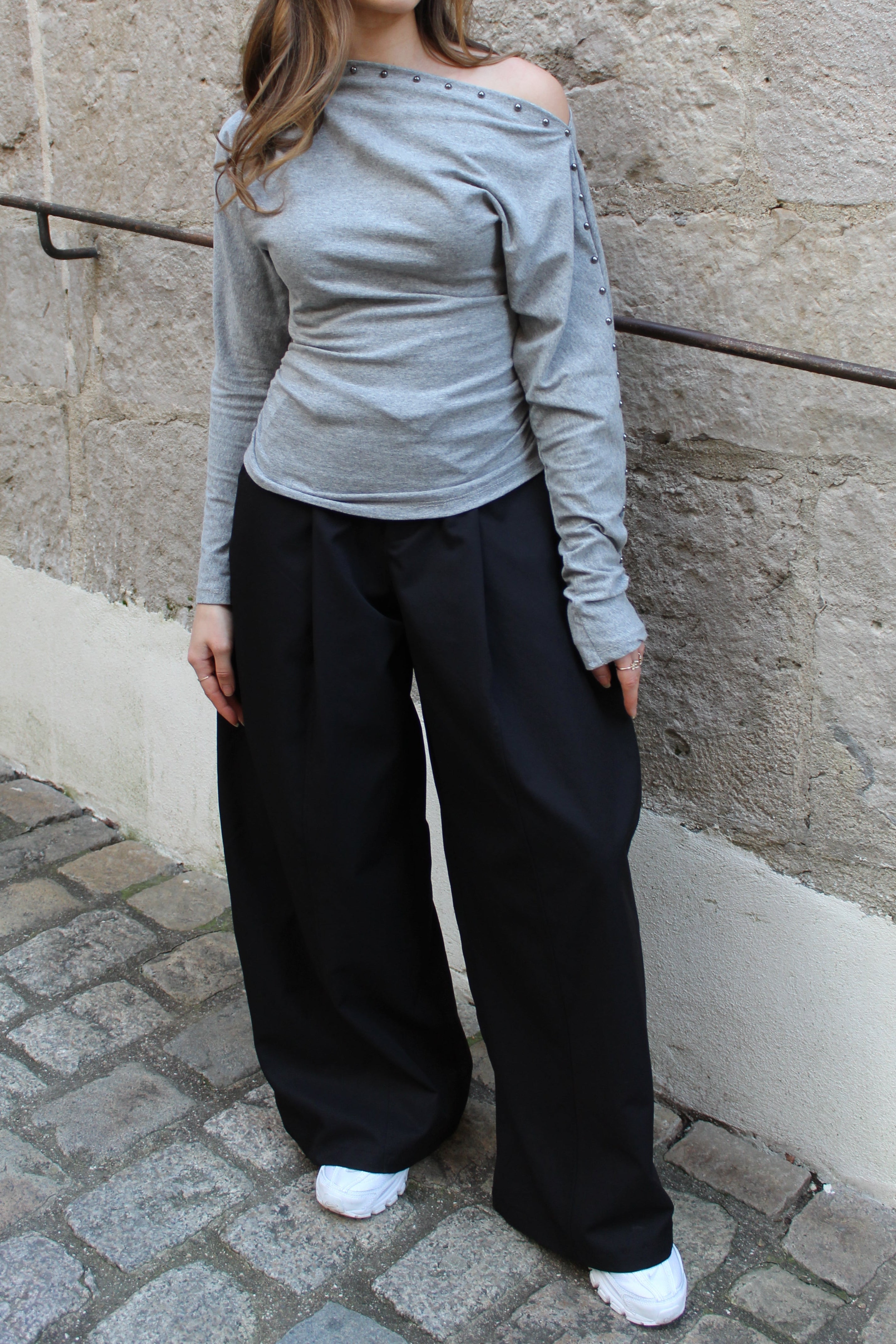Top manches cloutées - gris