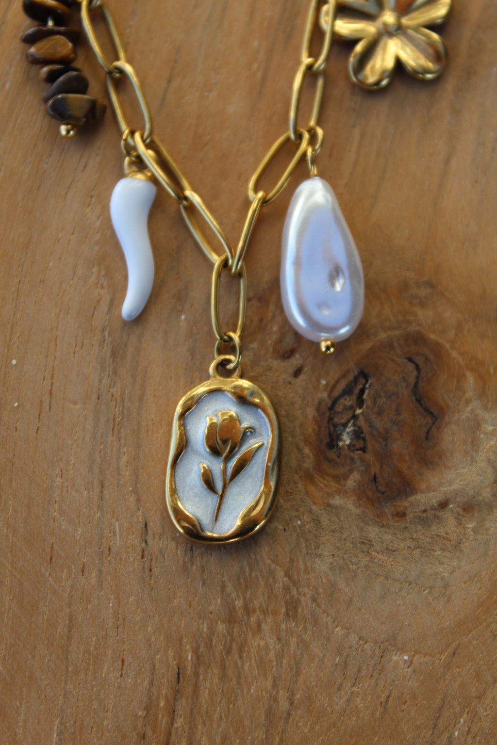 Collier charms