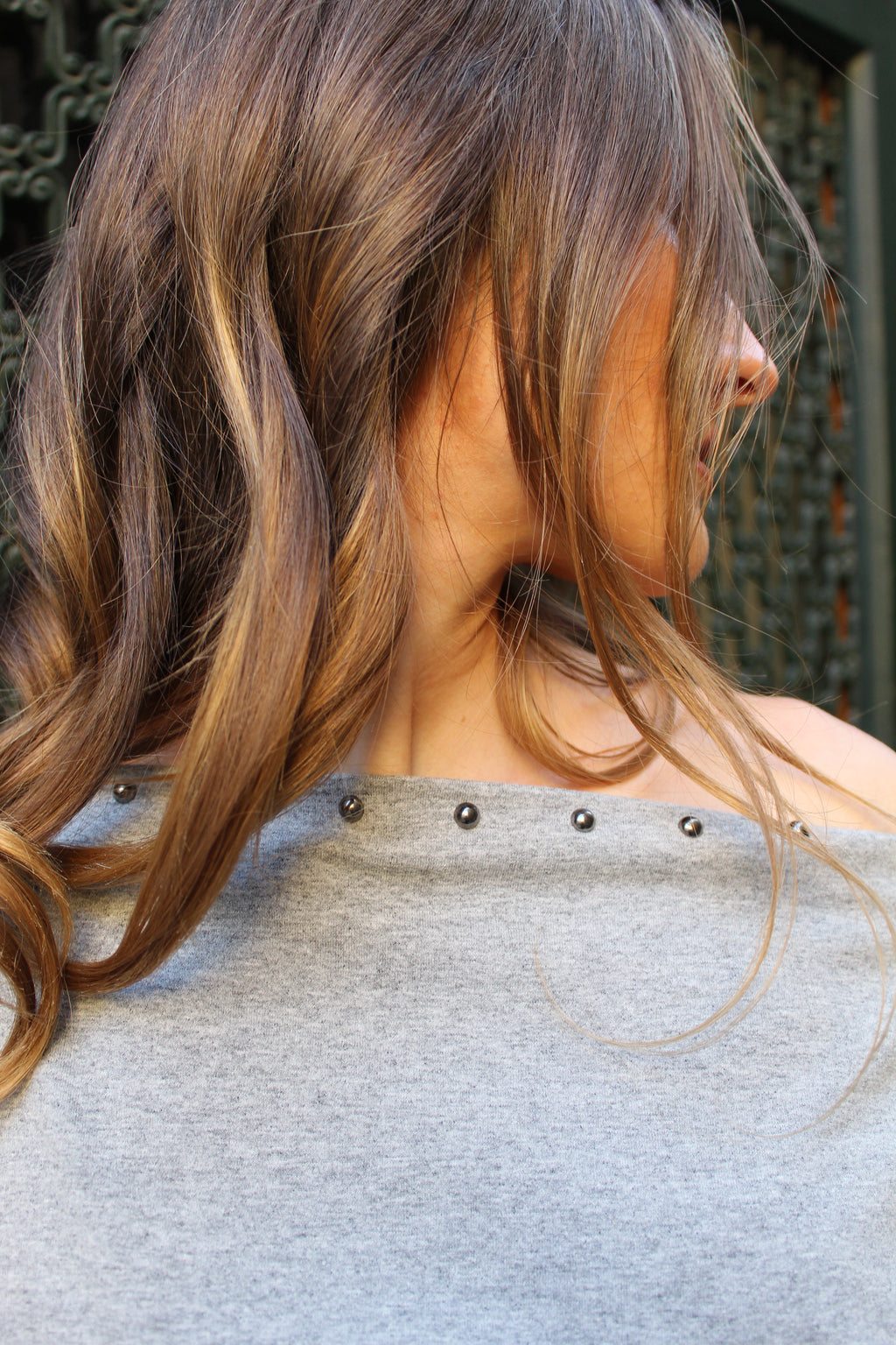 Top manches cloutées - gris