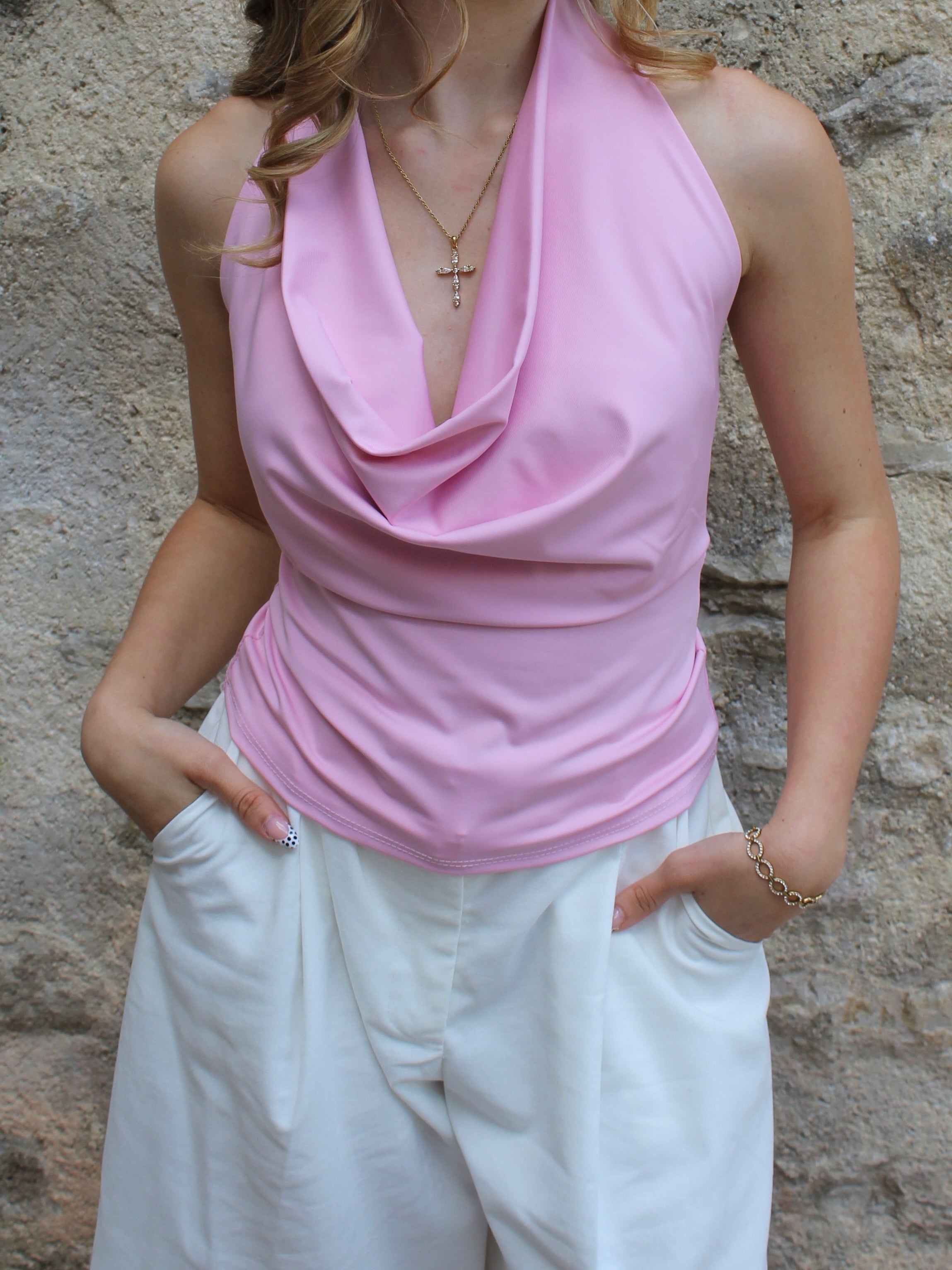 Top dos nu rose