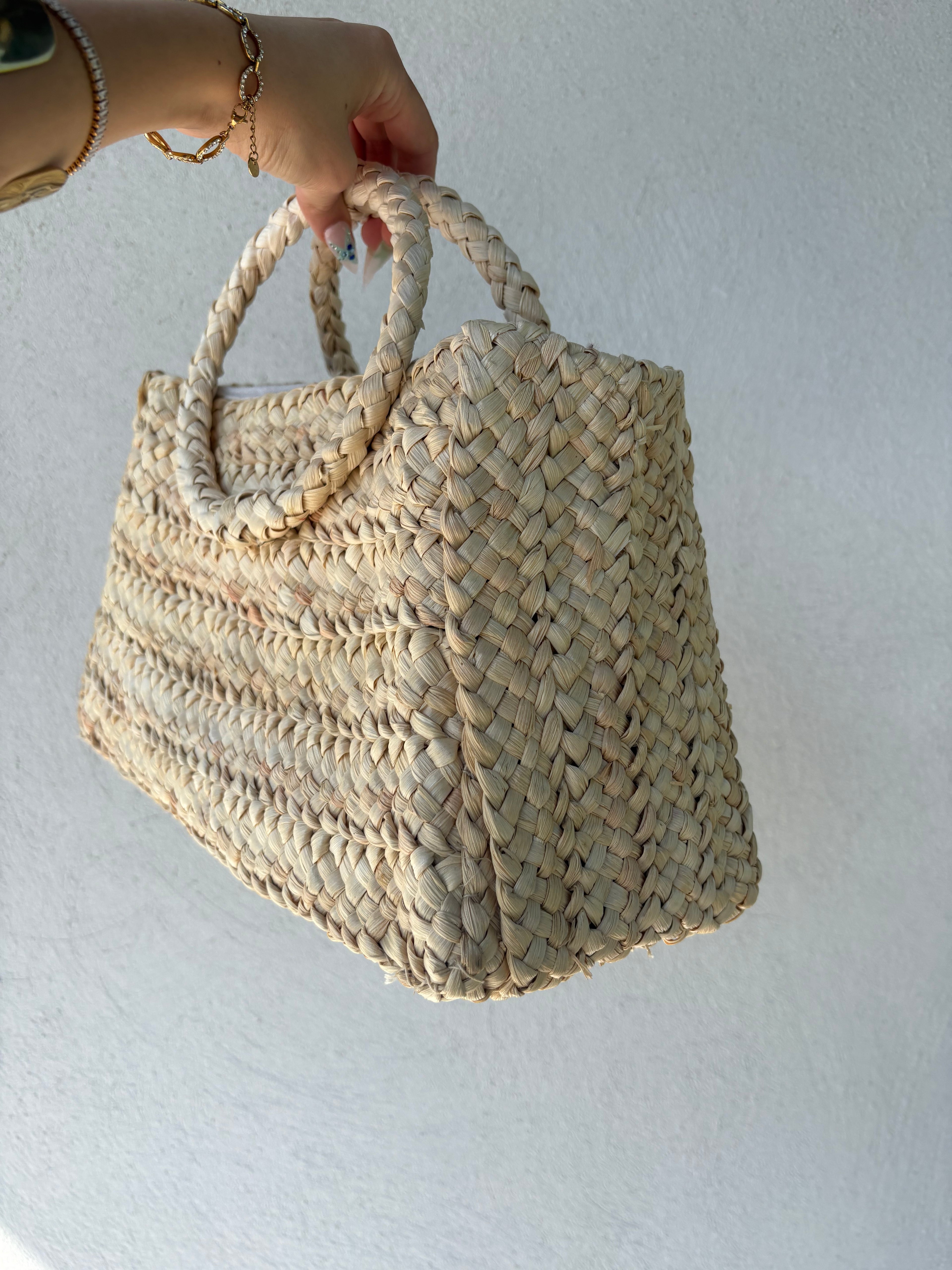 Sac tressé en paille