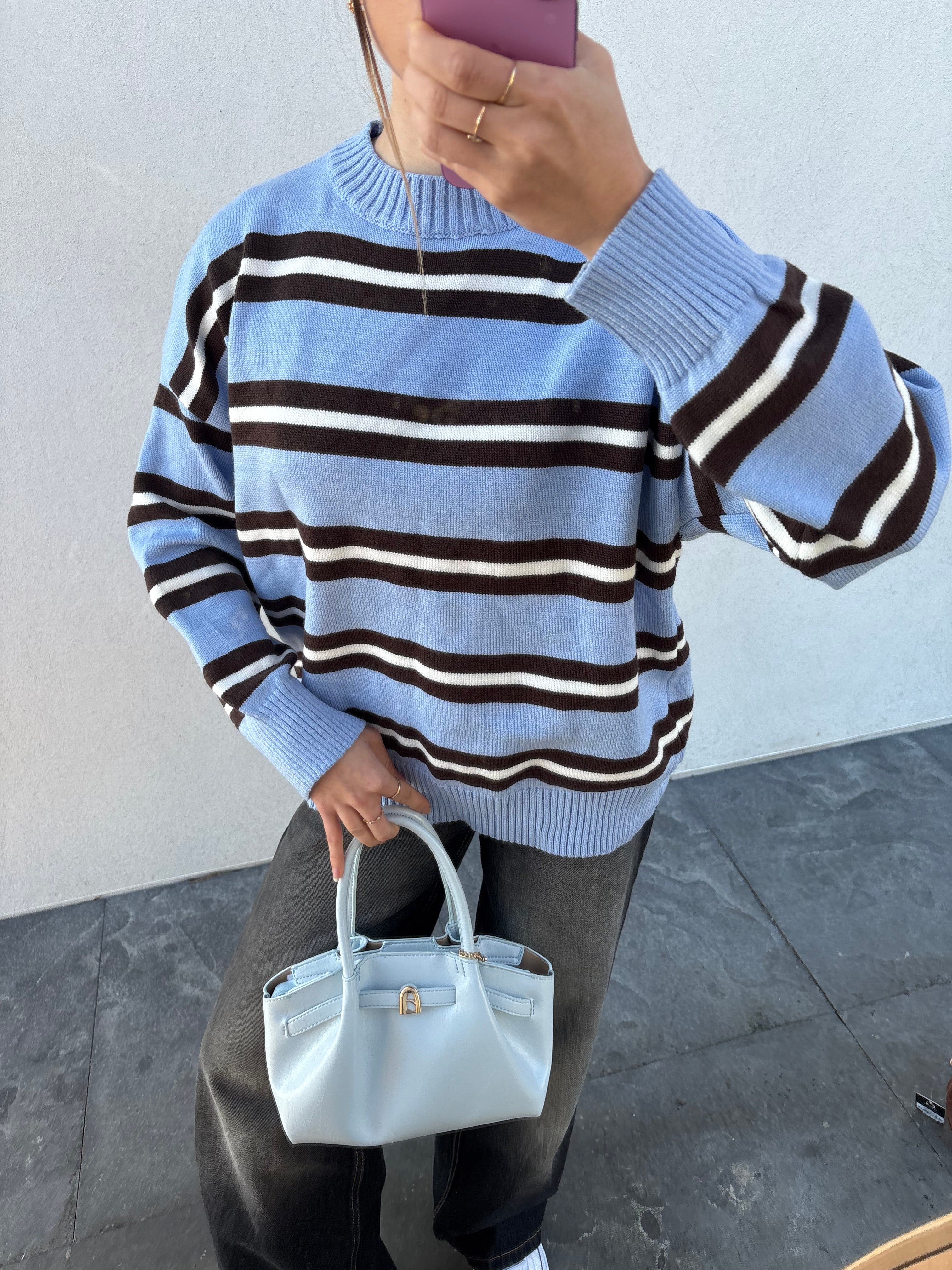 Pull rayé bleu