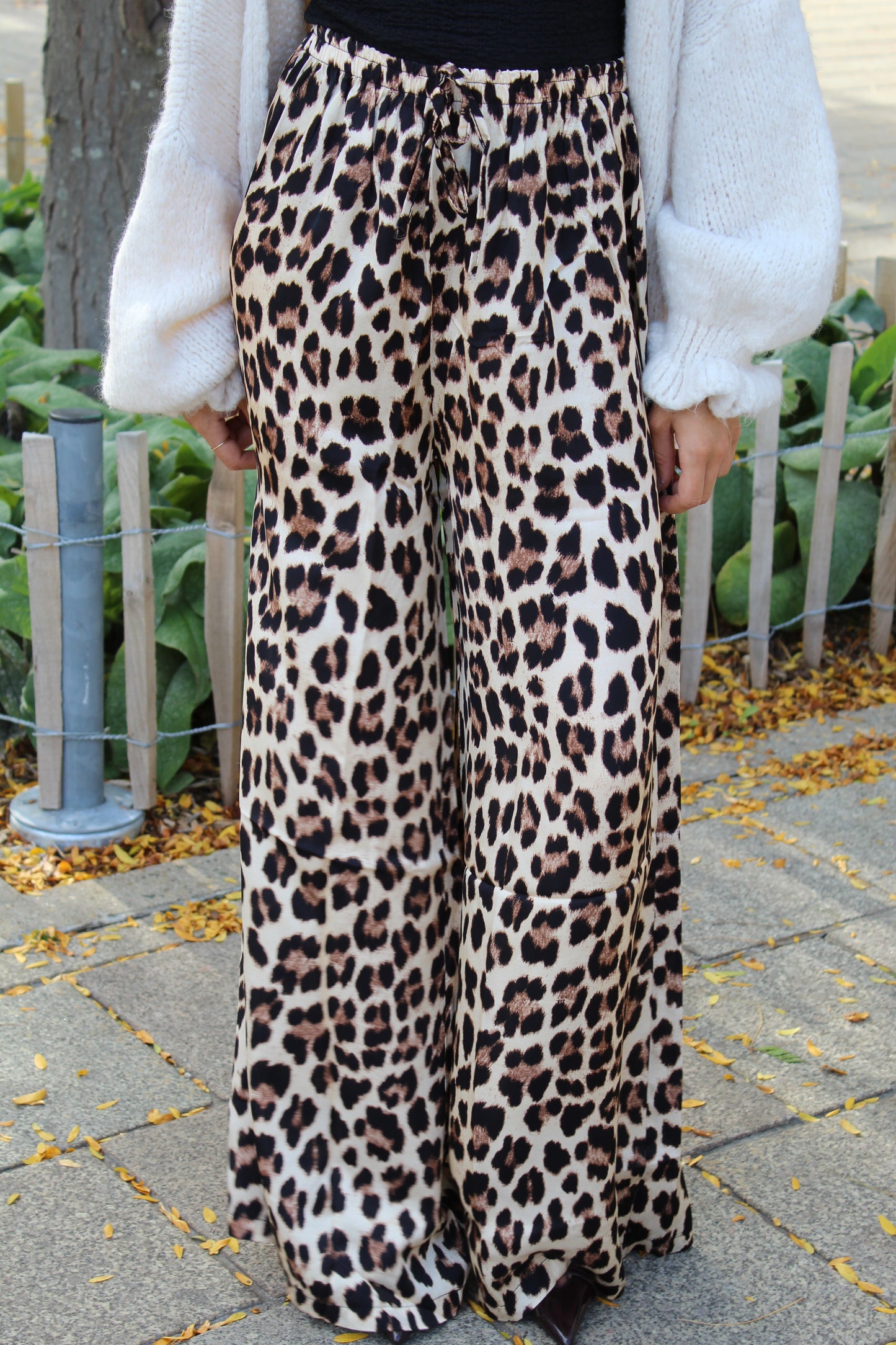 Pantalon léopard satiné