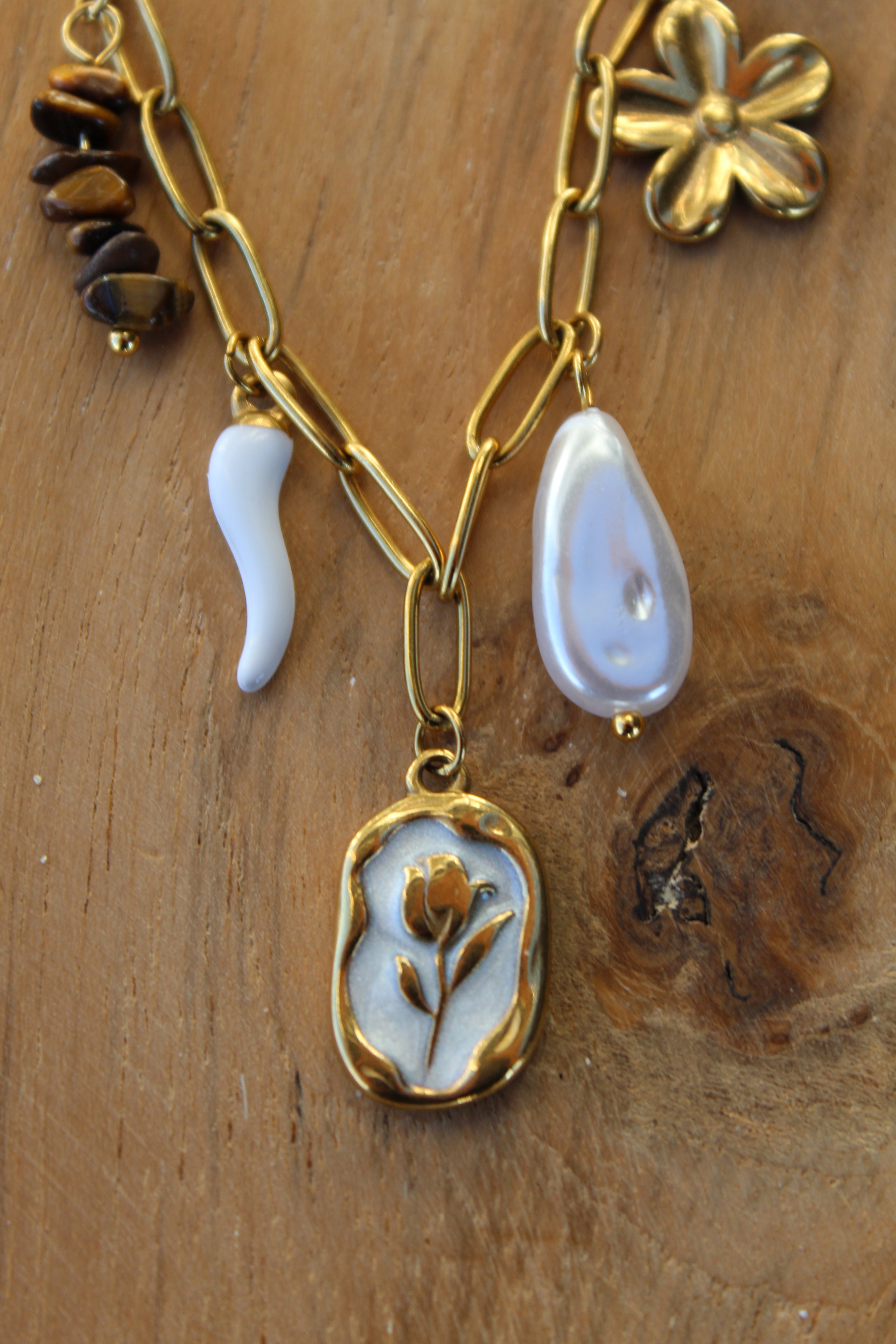 Collier charms