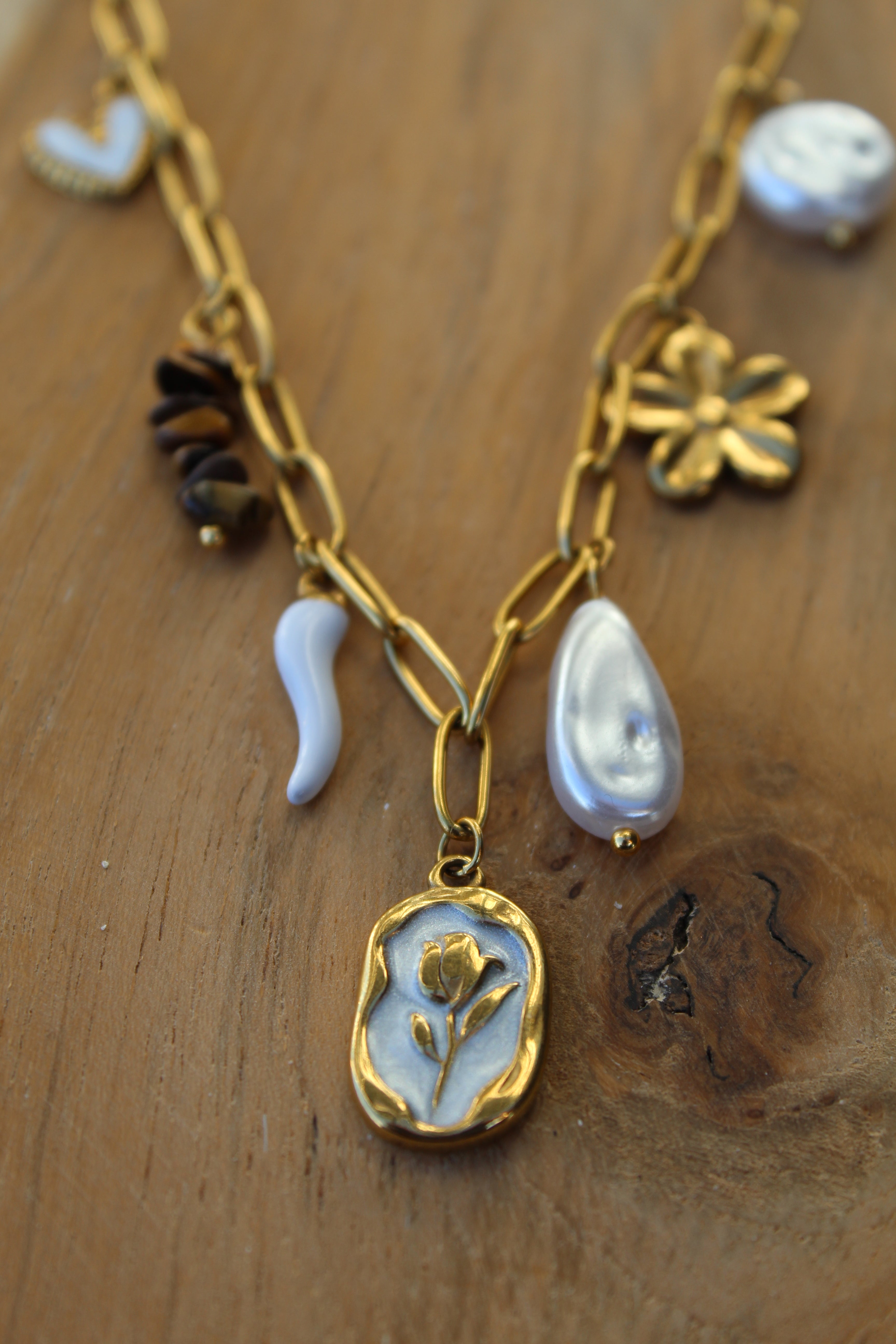 Collier charms