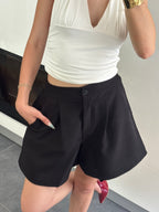 Short noir