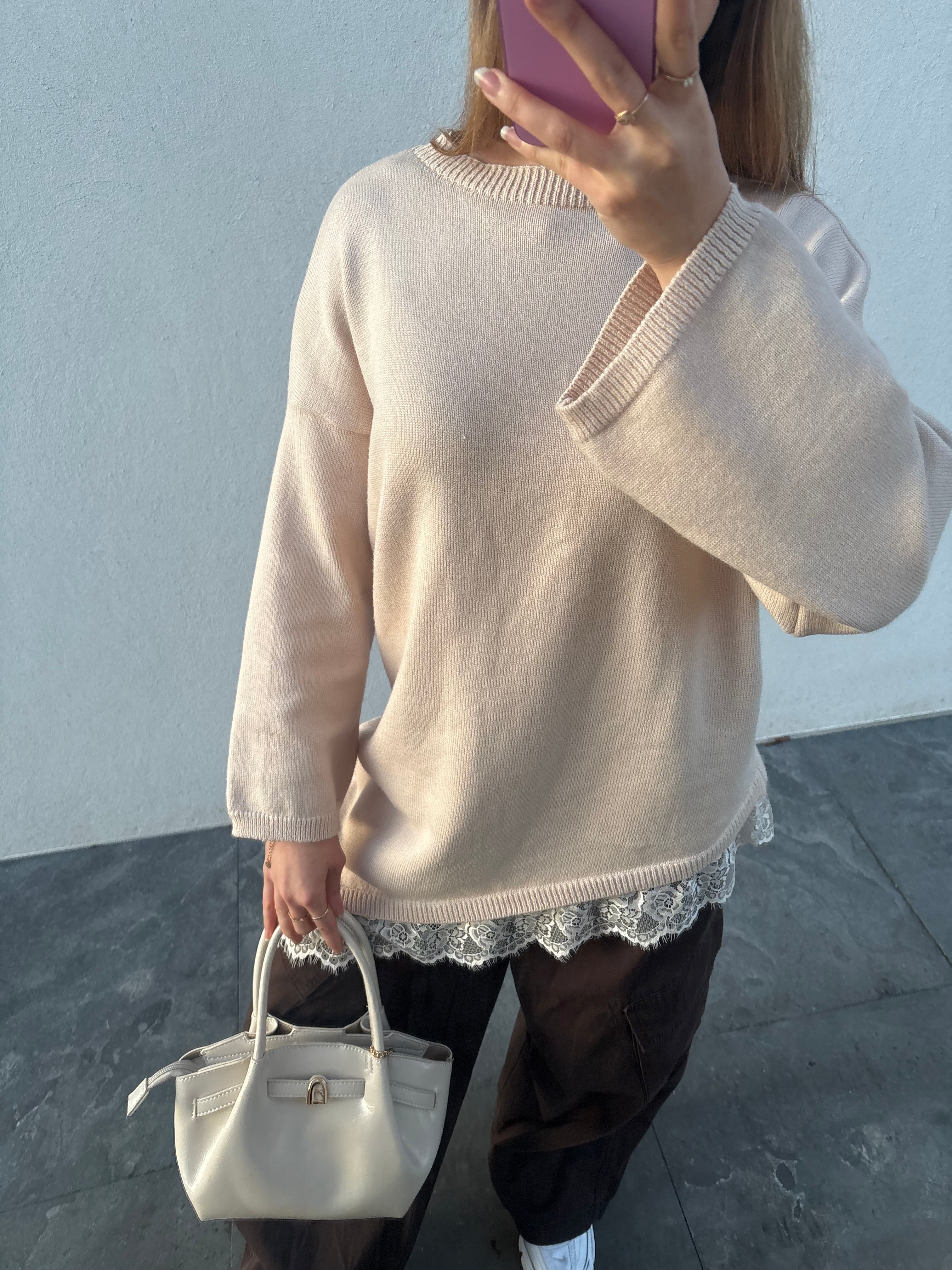 Pull dentelle