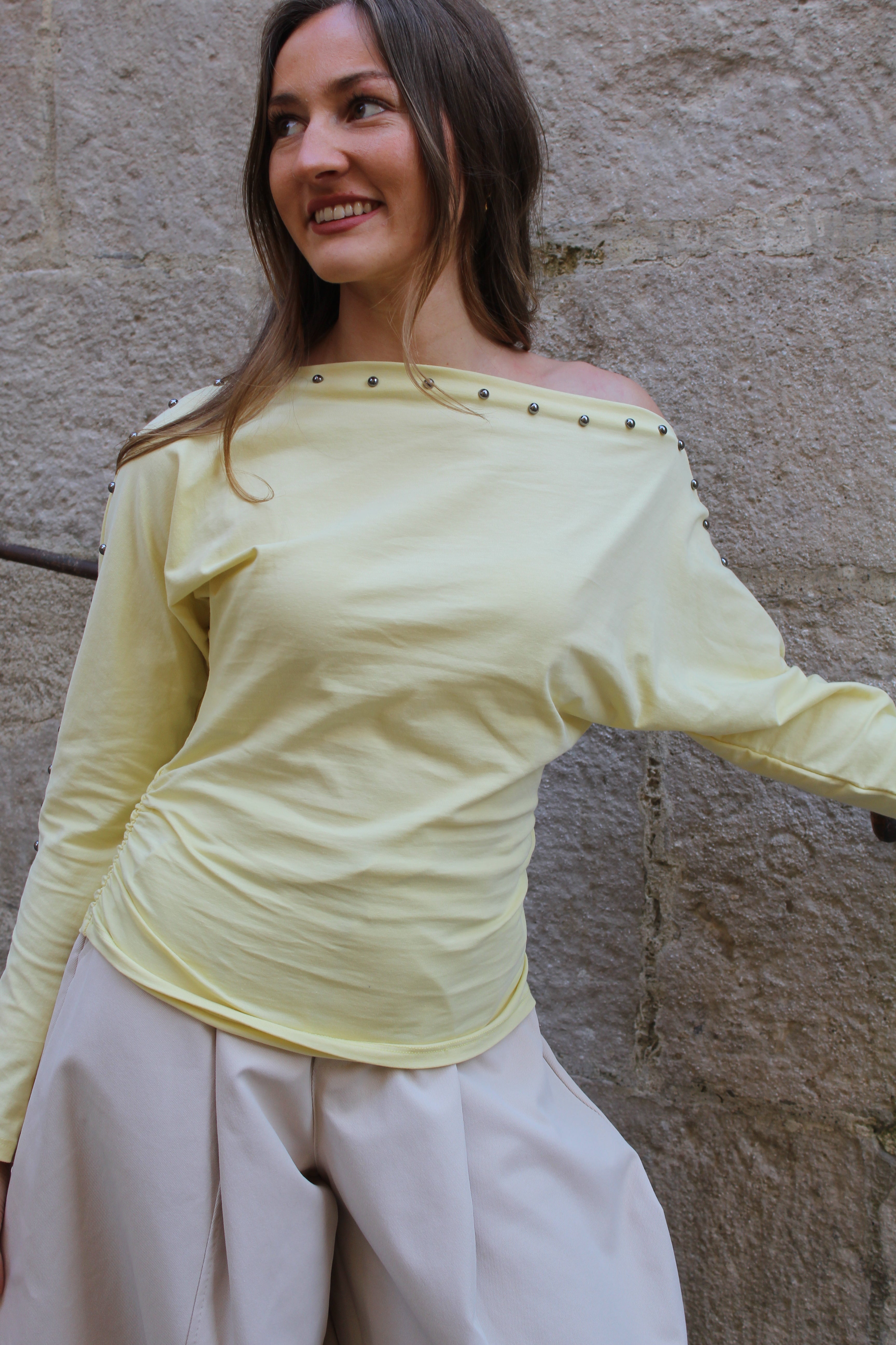 Top manches cloutées - jaune