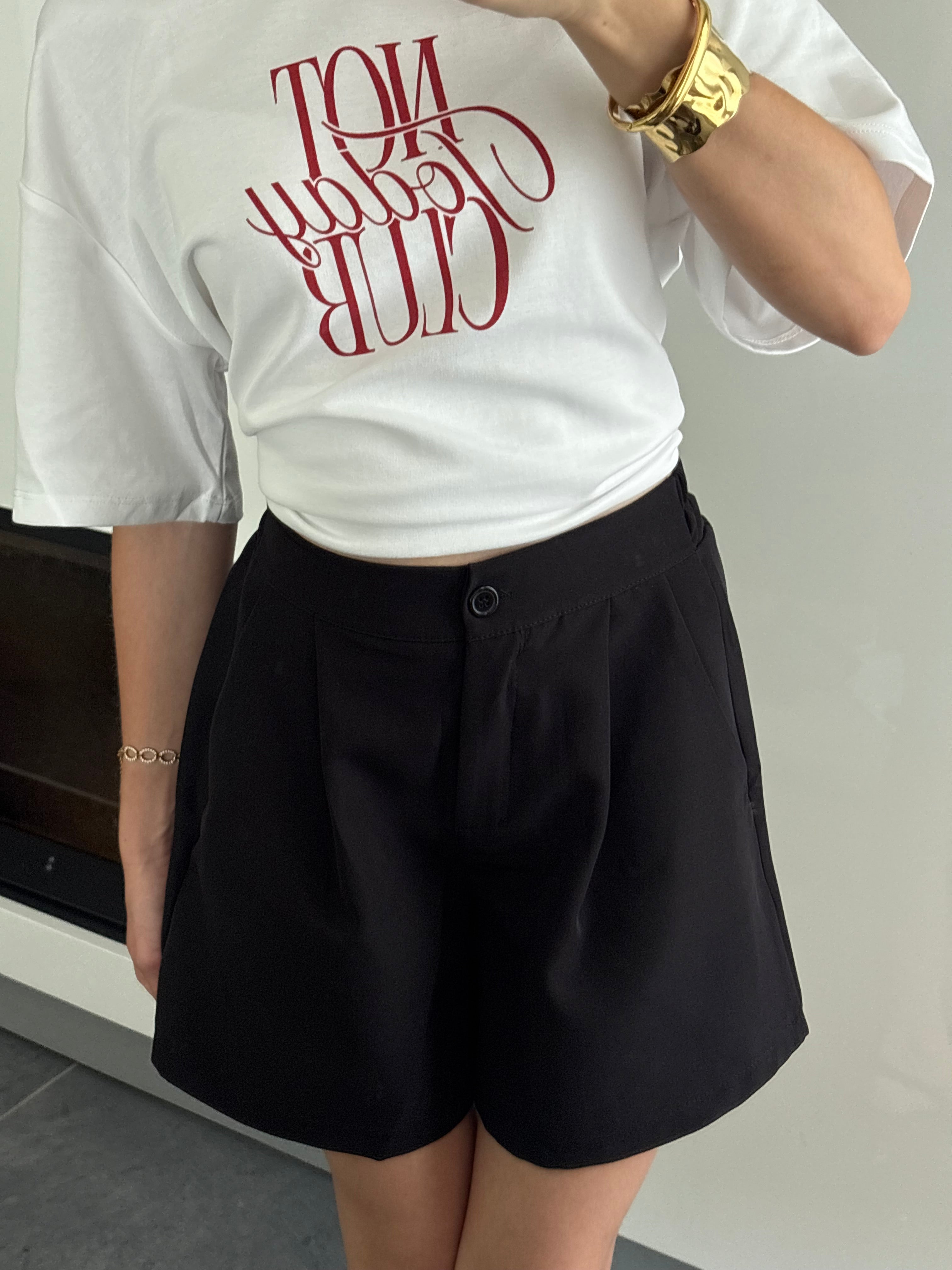 Short noir
