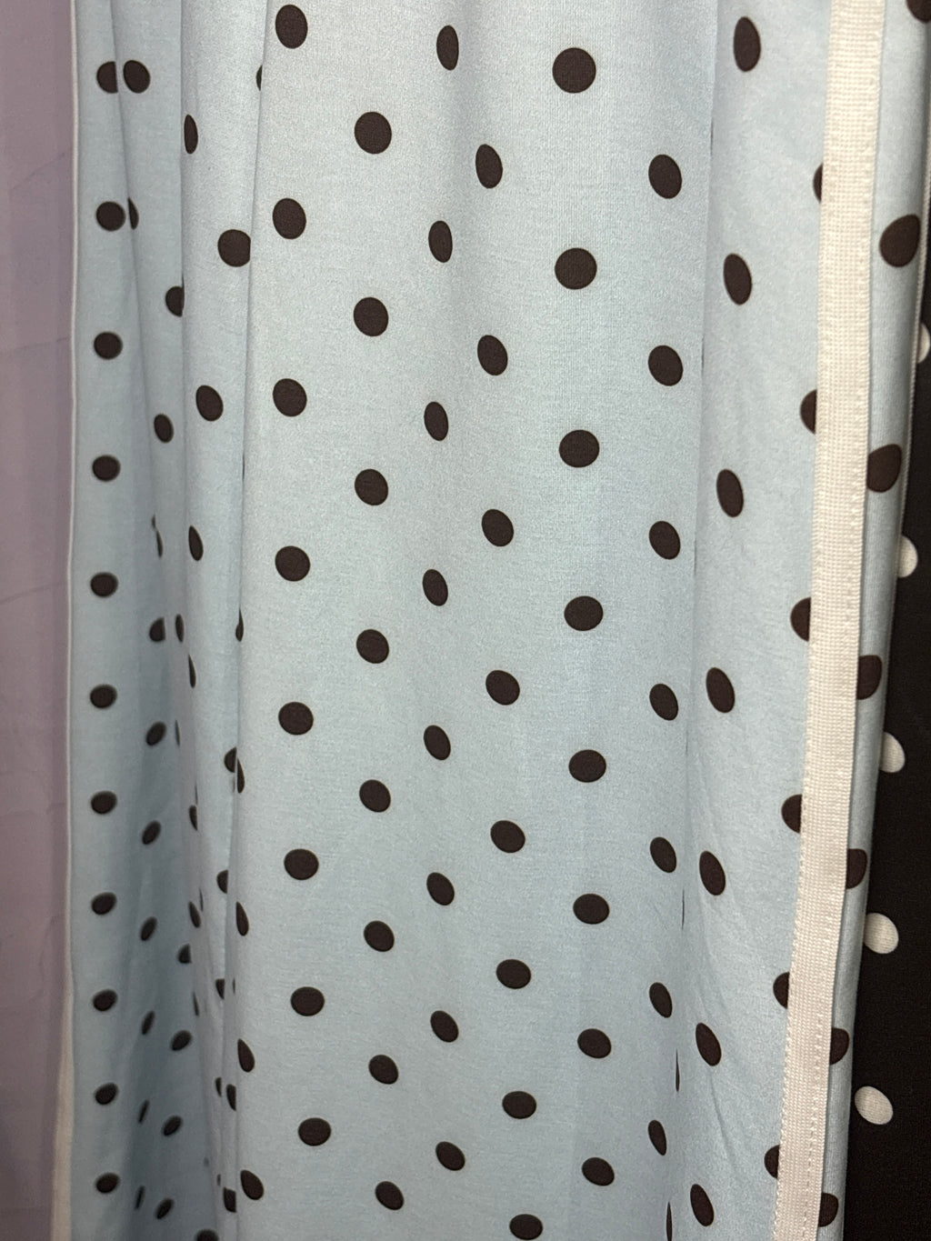 Pantalon à pois bleu