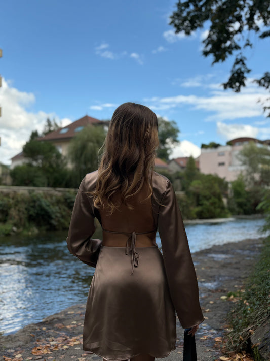 Robe satin dos nu