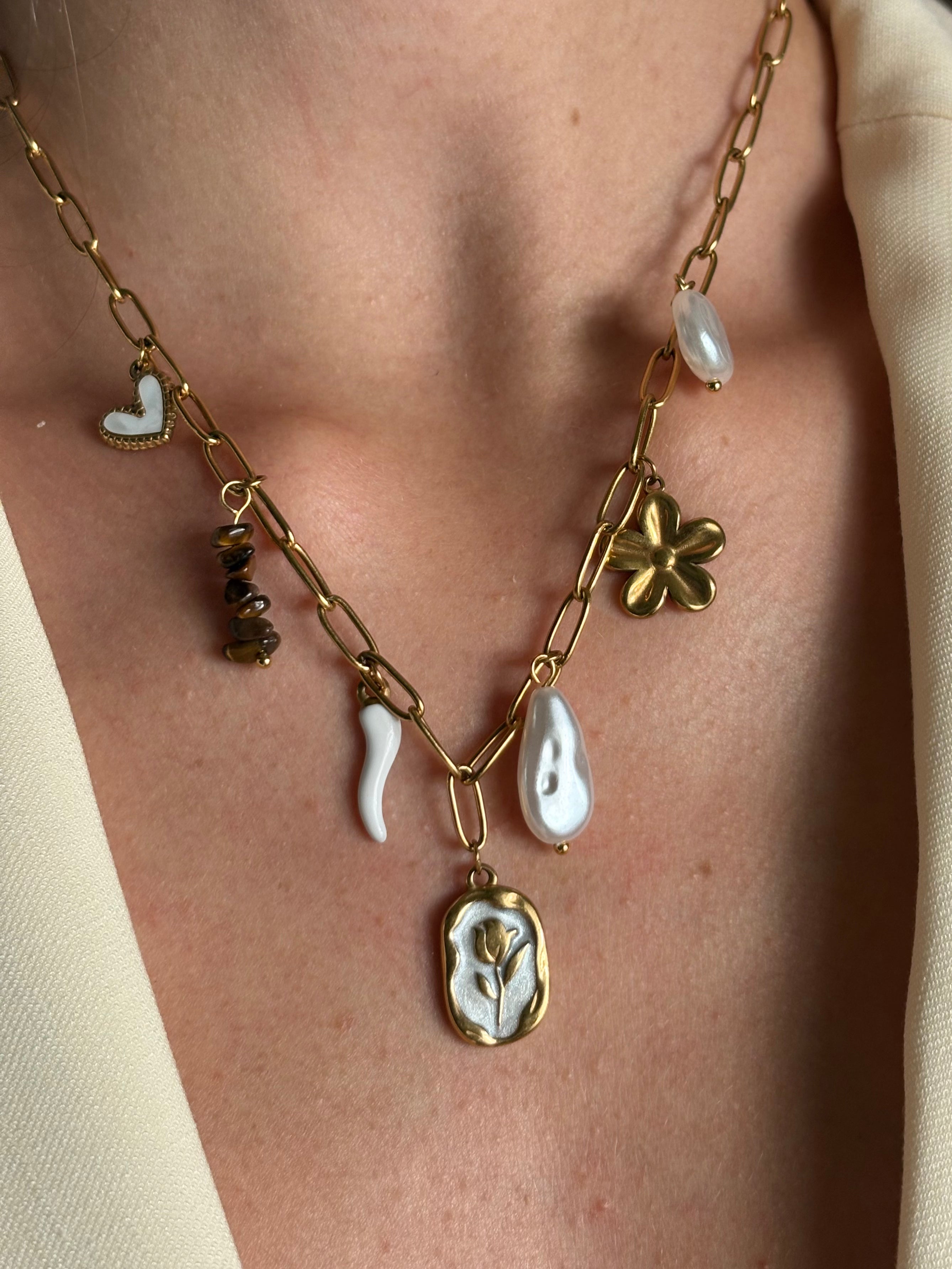 Collier charms